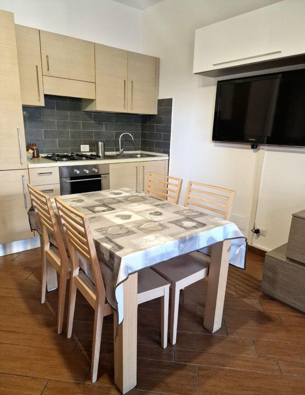 פיומיצ'ינו Domus Livio, 7 Min Fco Airport, Free Wifi, Garden Apartment, 2 Tv Hd מראה חיצוני תמונה